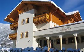 Landhaus & Appartementhaus Haussteiner